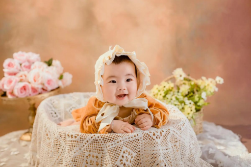 巴音郭楞蒙古八个月宝宝拉奶瓣